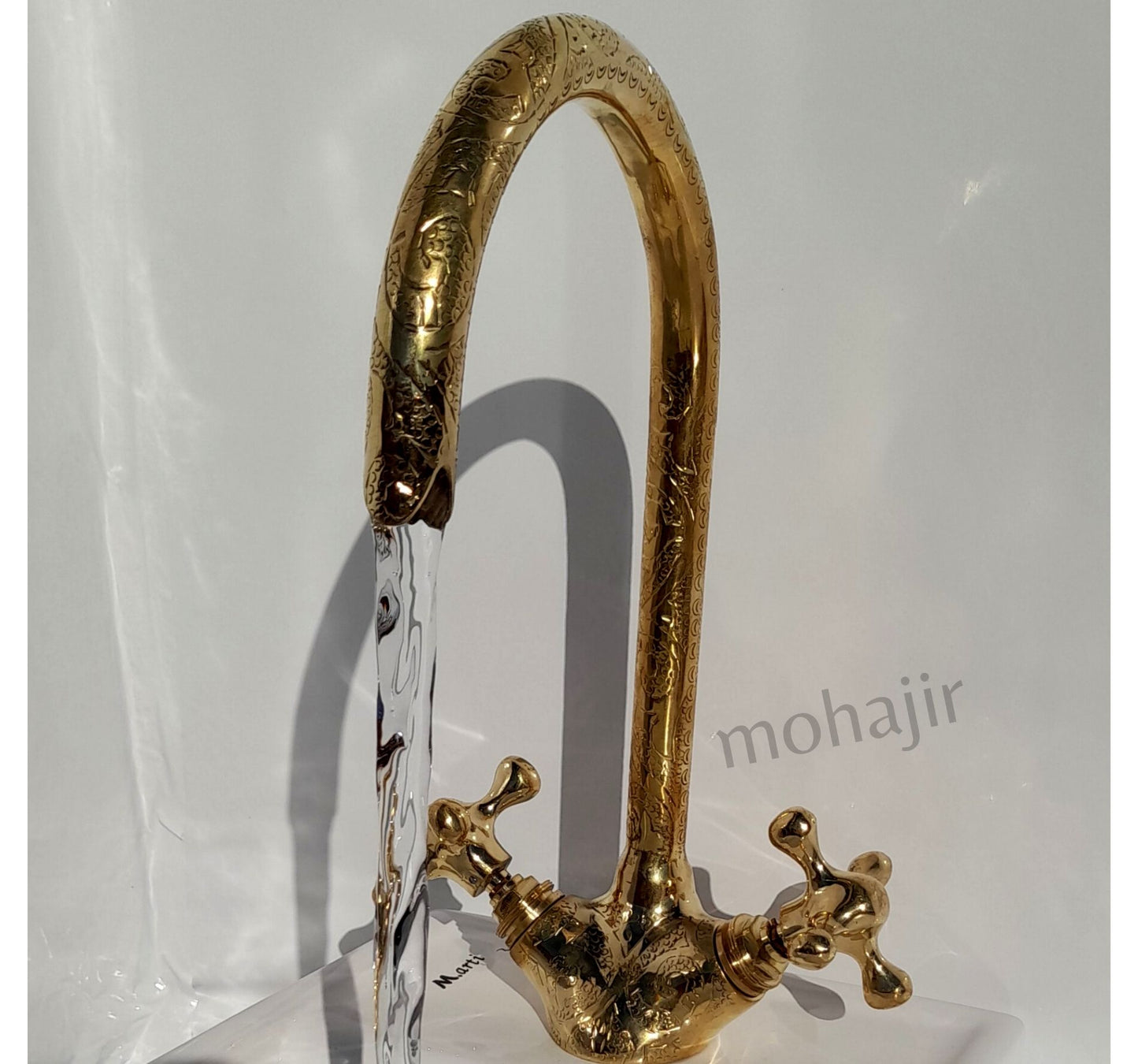 Robinet fait main traditionnel marocain en laiton massif